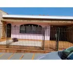 Excelente Casa com Edícula e Móveis Planejados - 179m²